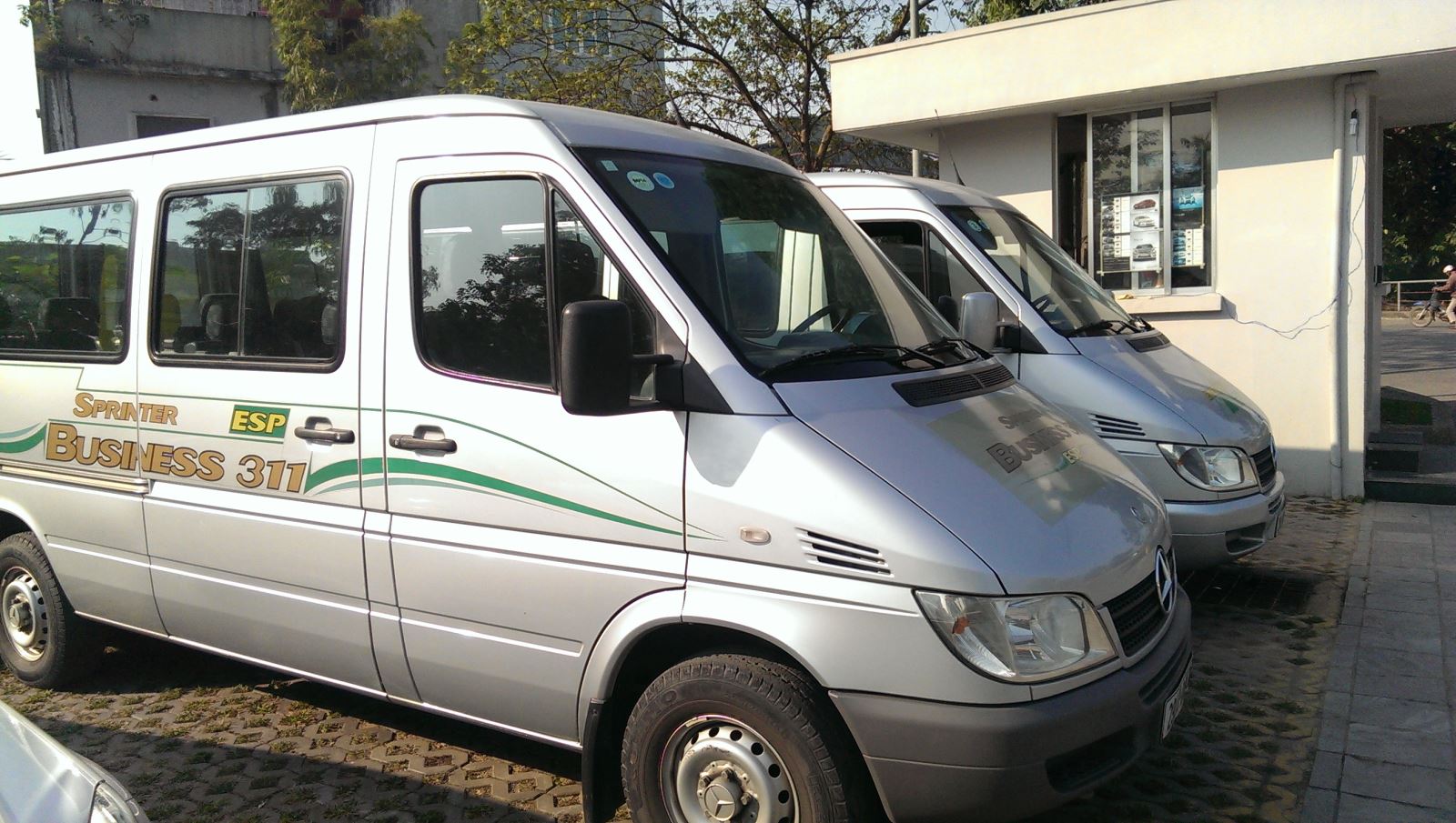 Thuê xe 16 chỗ Hà Nội đi Bút Tháp