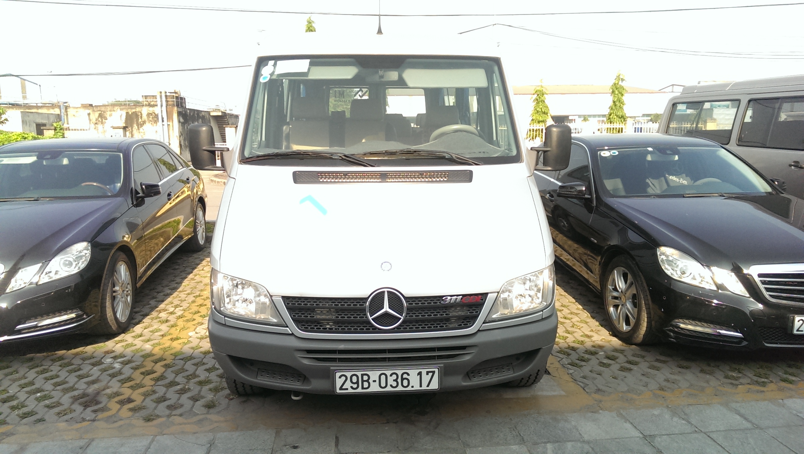 Thuê xe 16 chỗ: Hà Nội - Lào Cai - SaPa