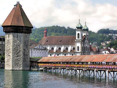 Du lịch anh quốc, Cầu gỗ cổ