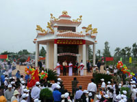 Du lịch Lễ Hội: Đền Dầm - Đền Đại Lộ - Đền Chử Đồng Tử - Bát Tràng